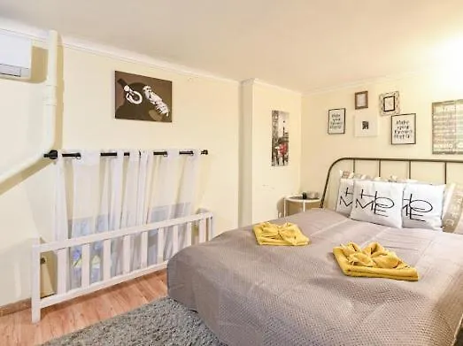 W46 - With 3 Bedrooms 2Ac Max8 In Centrum Budapest 0*,  Hungary