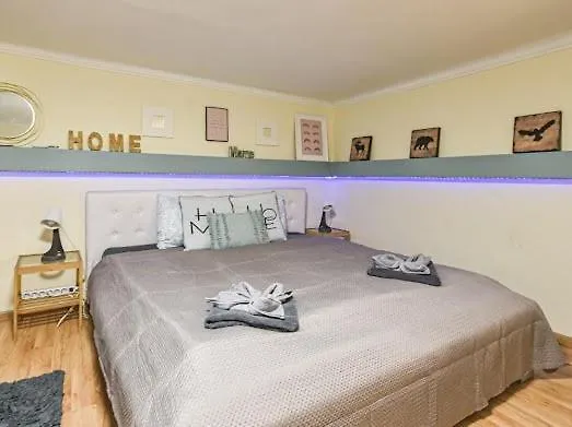 W46 - With 3 Bedrooms 2Ac Max8 In Centrum Budapest 0*,  Hungary